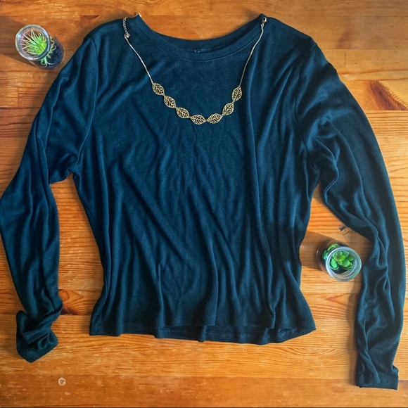 H&M Tops - Forest green knit H&M long sleeve crop top